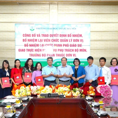 TRƯỜNG ĐẠI HỌC DƯỢC HÀ NỘI TỔ CHỨC LỄ CÔNG BỐ VÀ TRAO QUYẾT ĐỊNH BỔ NHIỆM CÁN BỘ QUẢN LÝ VÀ CHỨC DANH PHÓ GIÁO SƯ